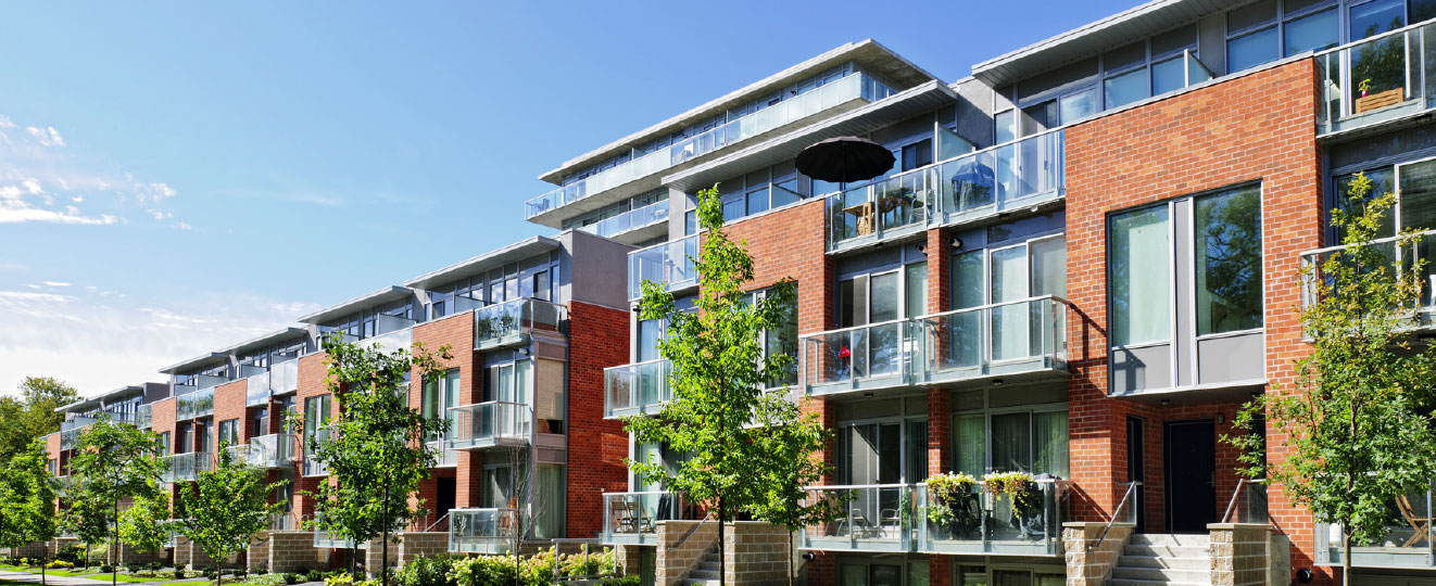 How Outdoor Upgrades Can Reduce Vacancy Rates in Canadian Commercial & Multi-Tenant Buildings